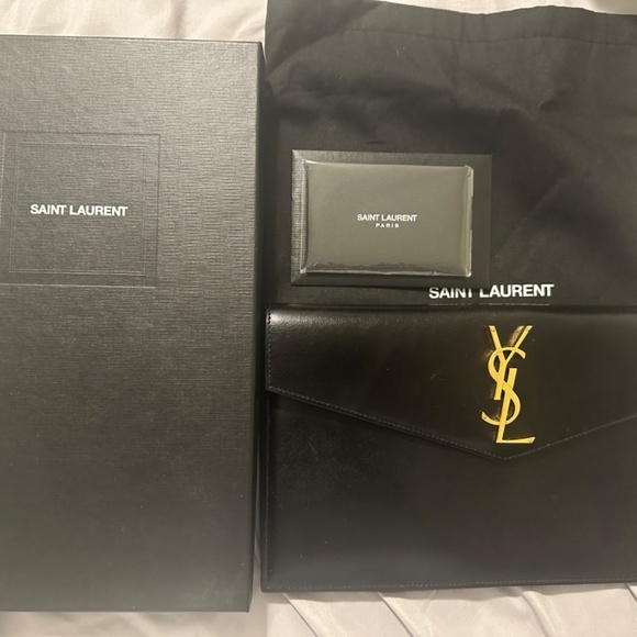 YSL Uptown Pouch in Smooth Leather - Picture 2 of 2